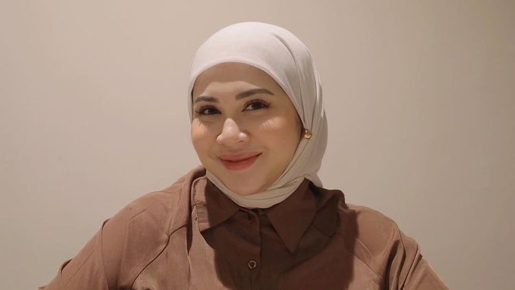 Wujud Rumah 3 Lantai Keisha Ratuliu yang Dicibir Netizen Sempit