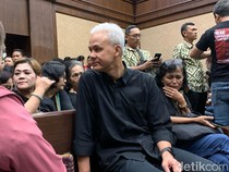 Video: Momen Ganjar-Djarot Hadiri Sidang Hasto Kristiyanto