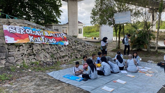 Komunitas Sekolah Rakyat Kalteng.