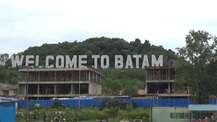 Landmark Welcome To Batam yang mulai tertutup pembangunan gedung. (Dok. Istimewa)