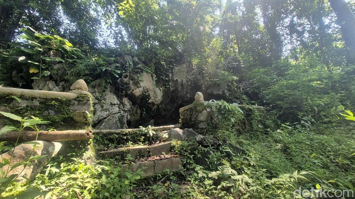Lokasi gua yang diklaim sebagai makom Sayidina Ali di Sukabumi.