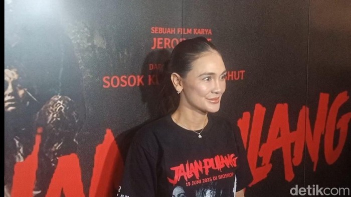 luna maya Luna Maya saat ditemui di kawasan Jakarta.