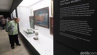 Berbagai karya yang berkaitan dengan Islam dan seni rupa modern ditampilkan.  