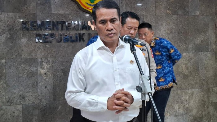 Mentan Amran Sulaiman.
