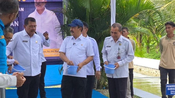 Menteri Imipas Agus Panen Ikan