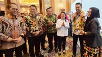 Menurut Maman, industri penjaminan menjadi salah satu aspek yang perlu diperhatikan. Karena, industri penjaminan memiliki peran yang sangat strategis dalam menjembatani kesenjangan antara UMKM yang memiliki potensi .  