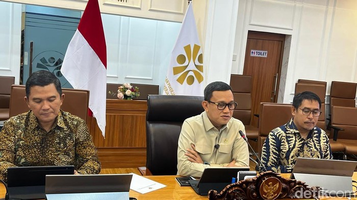 Menteri Pelindungan Pekerja Migran Indonesia (P2MI) Abdul Kadir Karding saat jumpa pers (Ondang/detikcom).