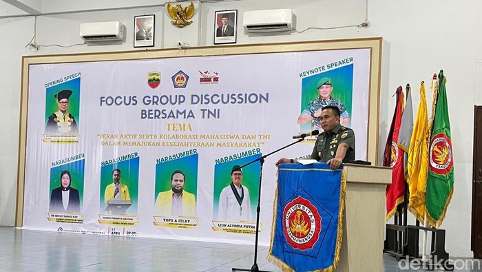 Pangdam I/BB Mayjen Rio Firdianto saat menjadi narasumber dalam Focus Group Discussion (FGD) di Universitas Dharmawangsa Medan, Kamis (17/4/2025).