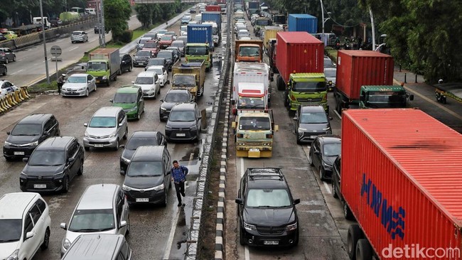 Gara-gara Antrean ke Pelabuhan Priok Berimbas Macet ke Mana-mana