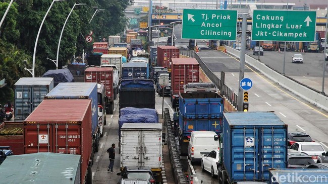 Gara-gara Antrean ke Pelabuhan Priok Berimbas Macet ke Mana-mana
