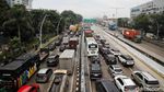 Parah! Jalan Yos Sudarso Arah Pelabuhan Tanjung Priok Macet Sejak Semalam