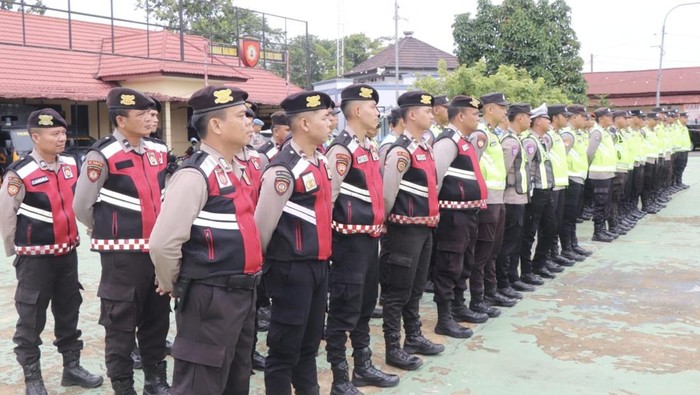 Personel Polres gabungan dikerahkan untuk mengamankan PSU Empat Lawang