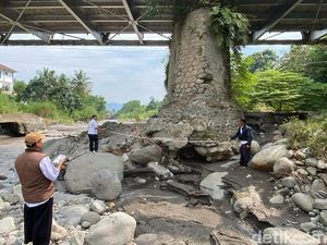 Fondasi Jembatan Kali Keruh Bumiayu Kritis Imbas Tergerus Banjir