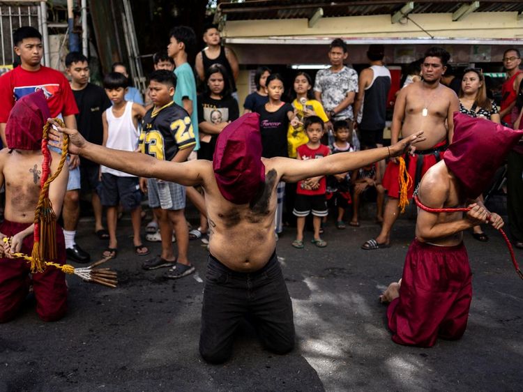 Potret Umat Katolik Filipina Memperingati Penyaliban Yesus