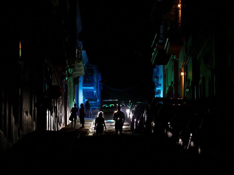 Puerto Rico Gelap Gulita Dilanda Mati Lampu Besar-besaran