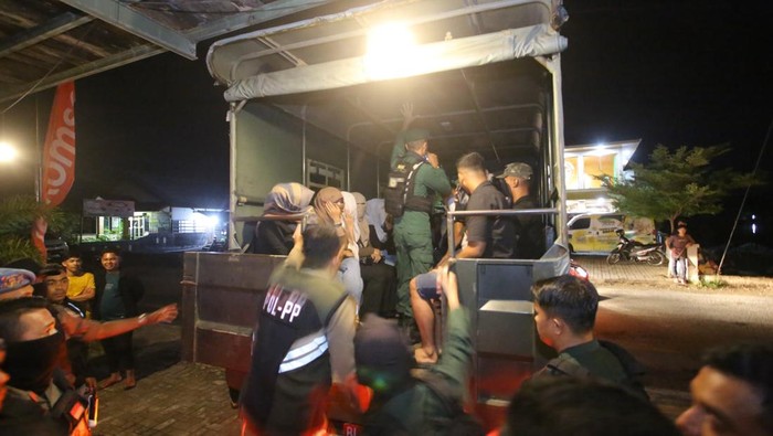 Sebanyak 29 orang diamankan di sebuah kafe sekaligus tempat karaoke di Banda Aceh. (Pemkot Banda Aceh)