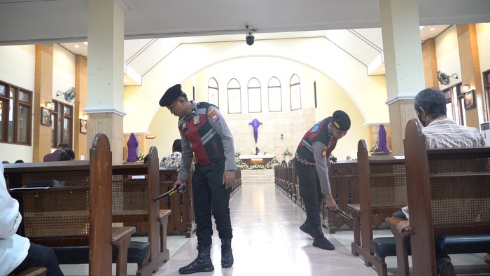 Sterilisasi gereja di Kota Mojokerto