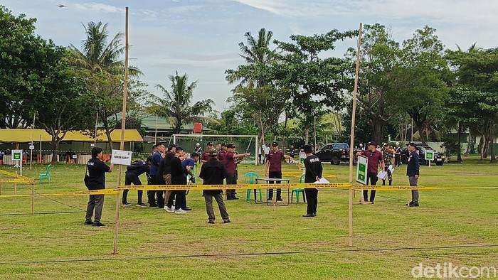 Suasana rekonstruksi 3 anggota polisi Lampung tewas ditembak Kopda Basar.