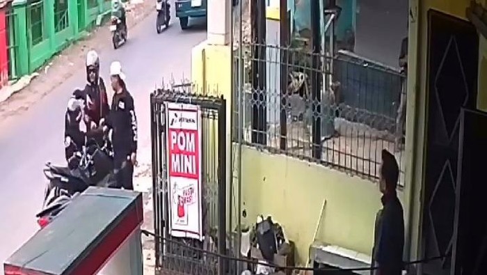 Tangkapan layar video viral penganiayaan di Bandung