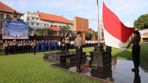 Upacara Hari Kesadaran Nasional di halaman depan Mapolda Bali, Kamis (17/4/2025). (Dok. Polda Bali)