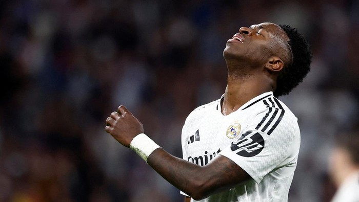 Soccer Football - Champions League - Quarter Final - Second Leg - Real Madrid v Arsenal - Santiago Bernabeu, Madrid, Spain - April 16, 2025 Real Madrids Vinicius Junior reacts REUTERS/Juan Medina     TPX IMAGES OF THE DAY