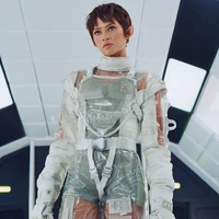 Baru-baru ini, Zendaya tampil dalam kampanye terbaru brand sepatu On bertema ‘Zone Dreamers’, di mana dia seolah-olah melakukan misi antarplanet dalam iklan bernuansa sci-fi. Foto: Dok. On