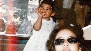 Ziva Magnolya berpose bersama kakaknya yang terpaut usia 5 tahun. Foto: Instagram Ziva Magnolya