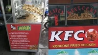 Penjual gorengan menggunakan singkatan dari restoran ayam goreng terkenal, yakni KFC. Namun, kepanjangannya adalah Koncone Fried Chicken yang artinya temannya ayam goreng. Foto: Instagram/x