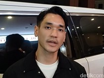 Afgan Ngaku Sering Mendapat Telepon Random dari Titiek Puspa