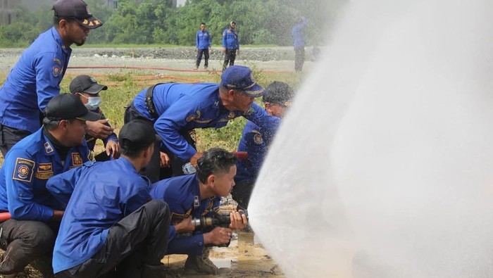 Aktivitas personel Satpol PP Damkar dan Penyelamatan Barru.