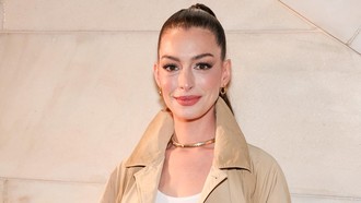 Anne Hathaway Frustrasi Diterpa Rumor Operasi Facelift, Ini Klarifikasinya
