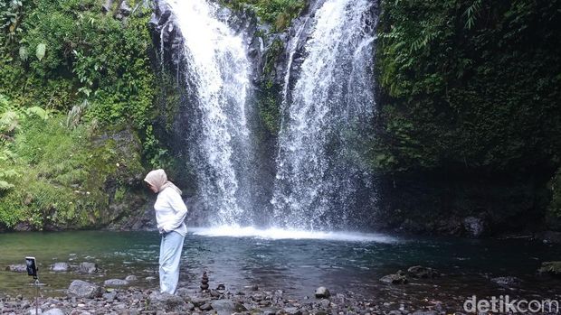 Curug Batu Blek di Tasikmalaya.