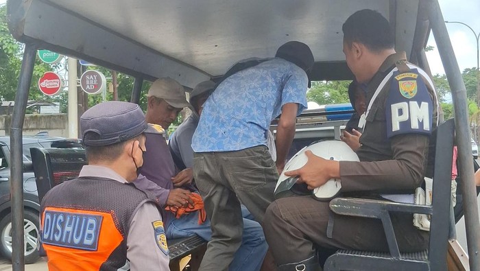 Dishub Palembang tangkap jukir liar di minimarket