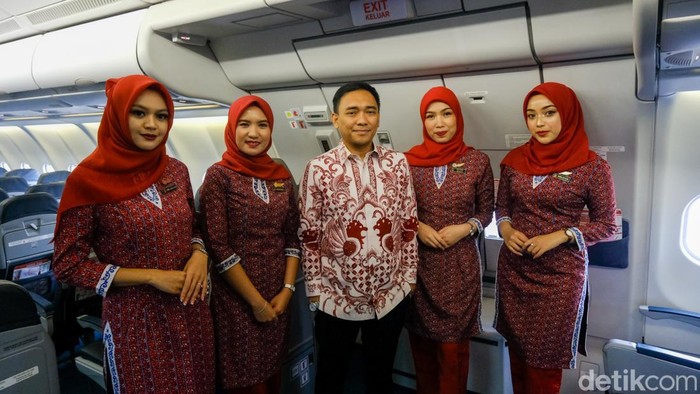 Intip Persiapan Lion Air yang Perdana Layani Penerbangan Haji Lion Air menjadi salah satu maskapai penerbangan yang terpilih untuk mengantarkanΒ jamaah hajiΒ ke tanah suci. Ini merupakan pertama kali Lion Air melayani penerbangan haji.