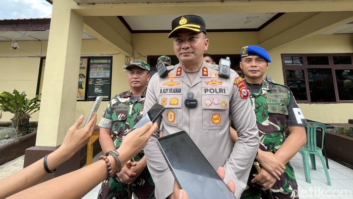Kapolres Gowa, AKBP Aldy Sulaiman didampingi  Dandim 1409 Gowa, Letkol Inf Heri Kuswanto (kiri).
