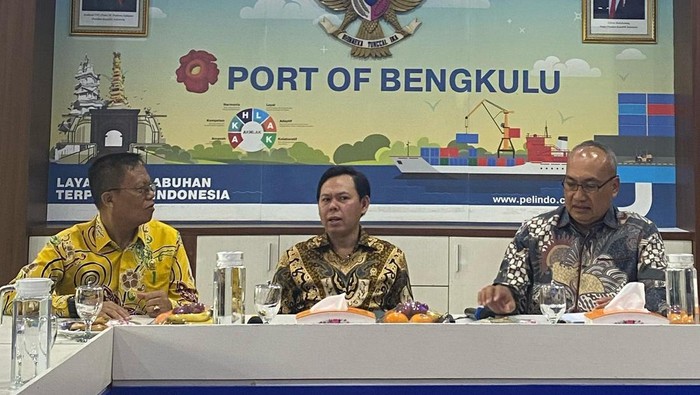 Ketua Dewan Perwakilan Daerah (DPD) RI, Sultan B Najamudin saat berkunjung ke Pelindo Regional 2 Bengkulu.
