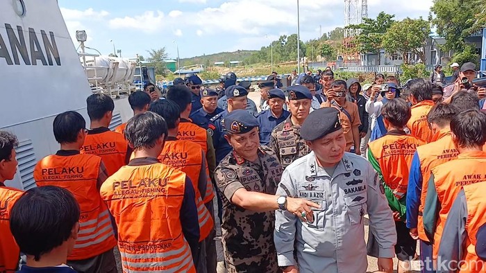 KKP tangkap dua kapal ikan berbendera Vietnam di perairan Natuna Utara, Kepri. (Foto: Alamudin Hamapu/detikSumut)