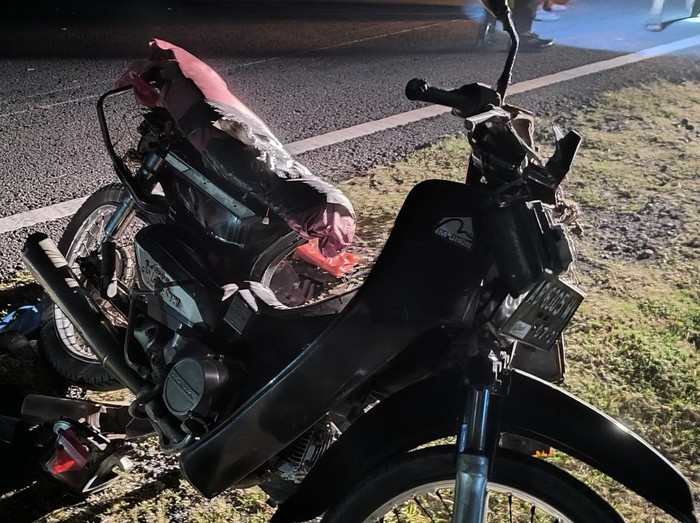 Kondisi motor yang tertabrak pikap dari arah belakang di JJLS Bantul, Kamis (17/4/2025) malam