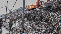 Dalam peraturan yang ditandatangani pada 12 April 2018 lalu, salah satu poinnya mengamanatkan kepada beberapa pemerintah daerah yaitu Jakarta, Tangerang, Tangerang Selatan, Bekasi, Bandung, Semarang, Surakarta, Surabaya, Makassar, Denpasar, Palembang dan Manado untuk mempercepat pembangunan instalasi pengolahan sampah menjadi energi listrik.