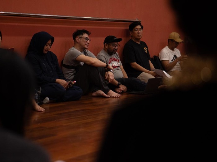 Latihan Sendratari Habis Gelap Terbitlah Terang digelar di Rumah Alexandra, Kemang, Jakarta Selatan, pada Rabu (16/4/2025). Latihan Sendratari Habis Gelap Terbitlah Terang digelar di Rumah Alexandra, Kemang, Jakarta Selatan, pada Rabu (16/4/2025).