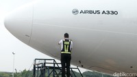 Sebagai informasi, Lion Air menyiapkan lima pesawat untuk penerbangan haji. Di embarkasi Padang, Lion Air menyiapkan dua pesawat Airbus A330-300CEO. Jamaah asal Banjarmasin akan diterbangkan dengan tiga pesawat, yaitu dua pesawat Airbus A330-300CEO dan satu pesawat Airbus A330-900NEO.