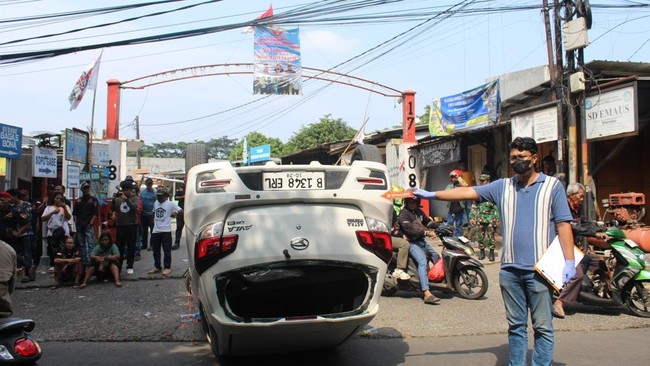 4 Fakta Mobil Polisi Dibakar Saat Amankan Pelaku Penganiayaan di Depok