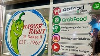 Meski baru hadir di Jalan Daksa pada tahun 2002, racikan nasi goreng di sini lebih legendaris lagi karena memakai resep sejak tahun 1967. Foto: Andi Annisa DR/detikfood