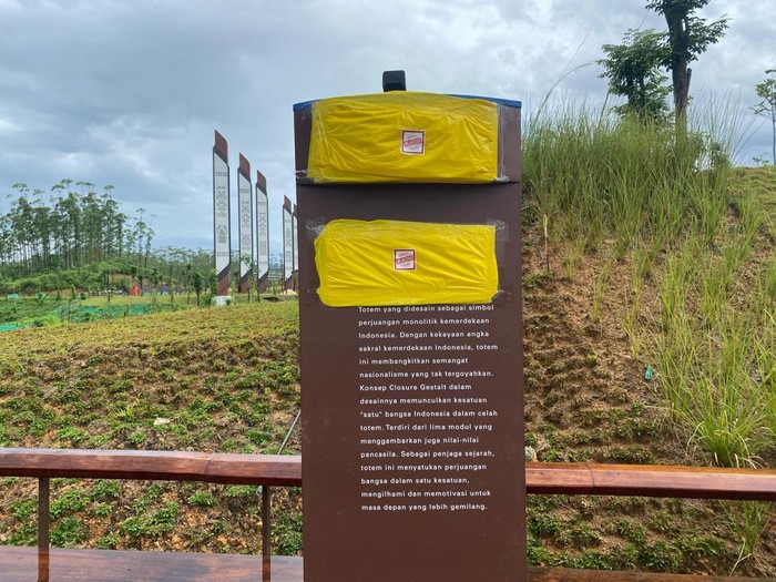 Papan Tugu Titik Nol di IKN setelah kalimat ‘Lorem Ipsum Dolor Amet, Consectetuer Idipiscing Elit’ ditutup