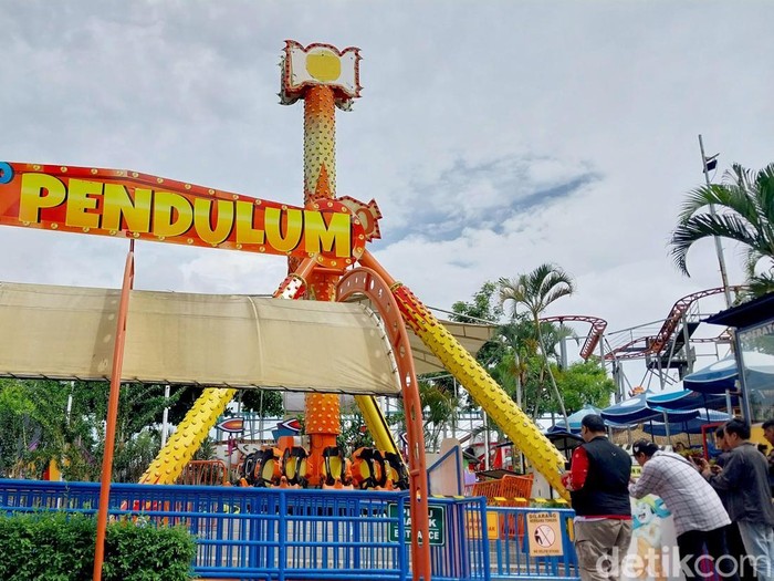 Polisi Setop Wahana Ekstrem 360 Pendulum Jatim Park 1 yang Alami Insiden