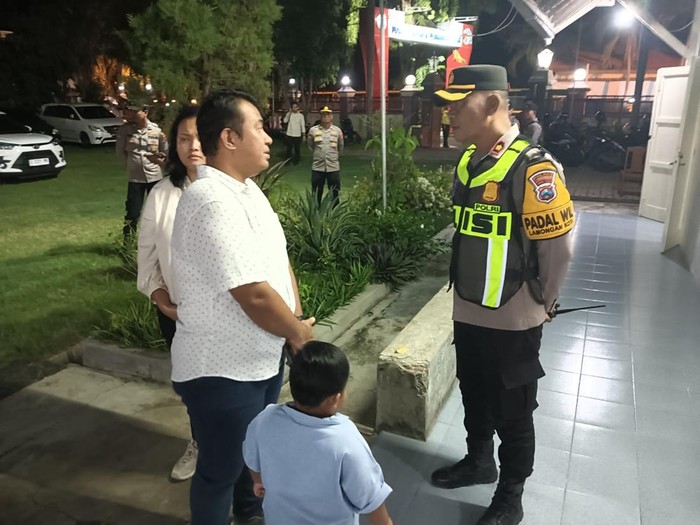 Polres Lamongan Amankan Jalannya Misa Kamis Putih dan Paskah di Gereja Santo Fransiskus Xaverius