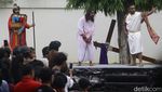 Potret Peringatan Jumat Agung di Pondok Aren