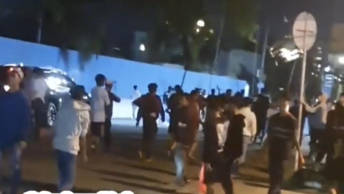 Ratusan pemuda terlibat aksi tawuran di Kota Palembang yang kemudian viral di media sosial