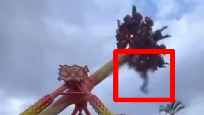 remaja terjatuh dari wahana permainan 360° pendulum jatim park 1 kota batu