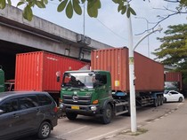 Truk Dapat Kompensasi Macet Tanjung Priok: Biaya Masuk hingga Tol